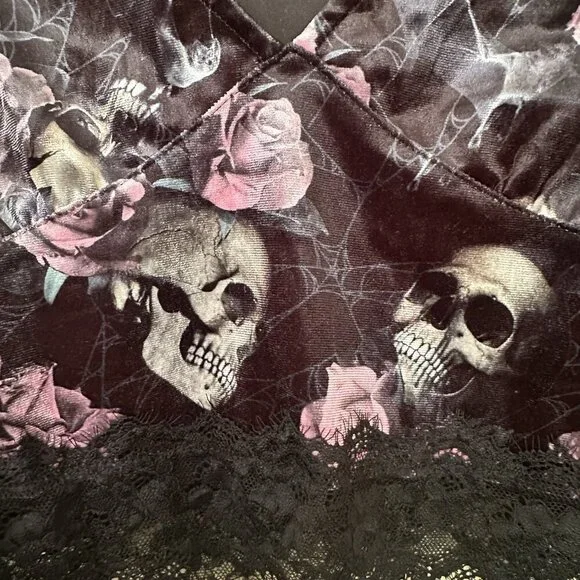 SOLD Killstar Witchy Women XL Velvet Top Bell Sleeve Black Skull Pink Rose Whims - Picture 8 of 11